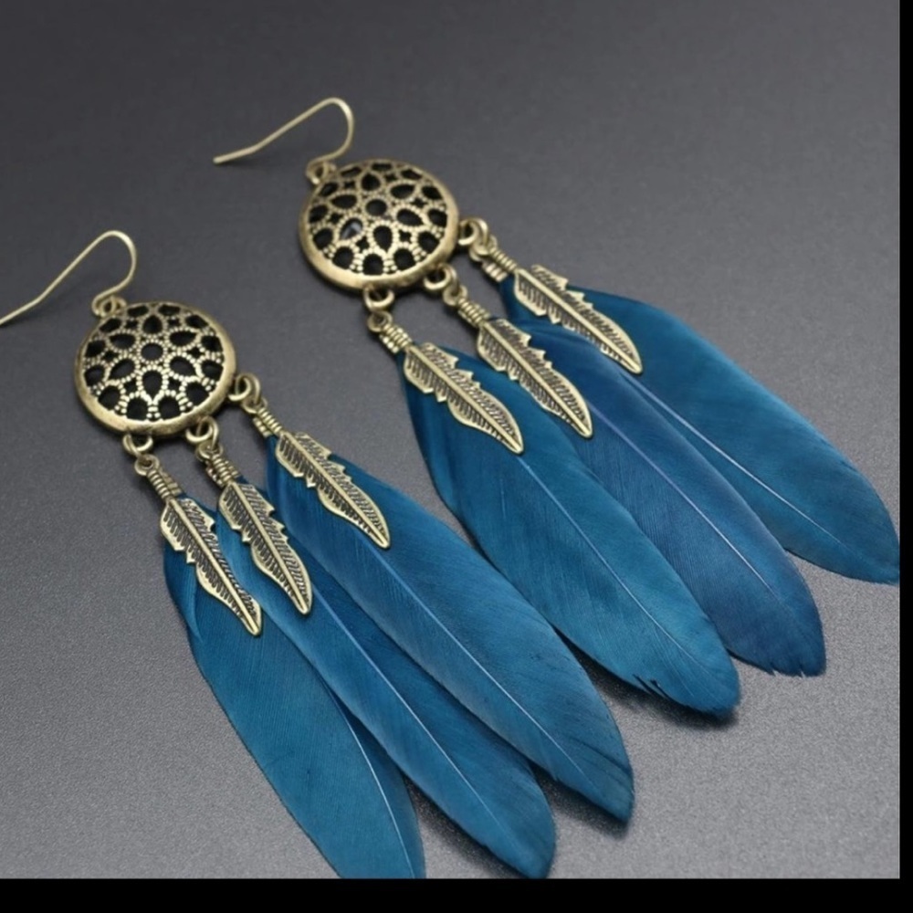 Dream catcher dangle earrings. Teal under light (see pictures) 4.5 inches size. - Picture 2 of 13